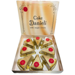 Danieli Carrot Cake with Magic Cream, Raisins &amp; Walnuts 8 x 130g